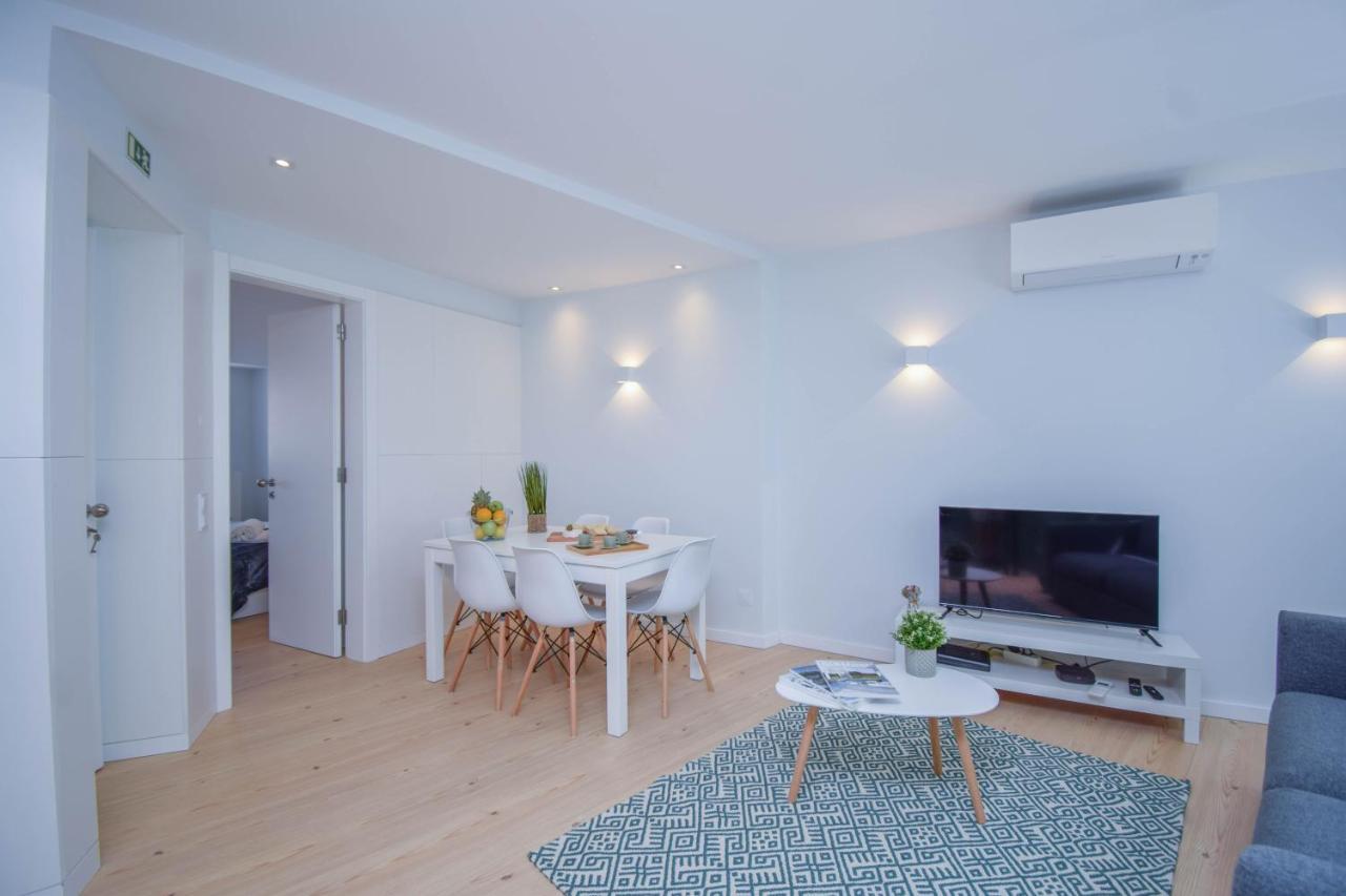 Central & Stylish 2 Bedroom Apartment W/ Balcony 卡斯凯什 外观 照片